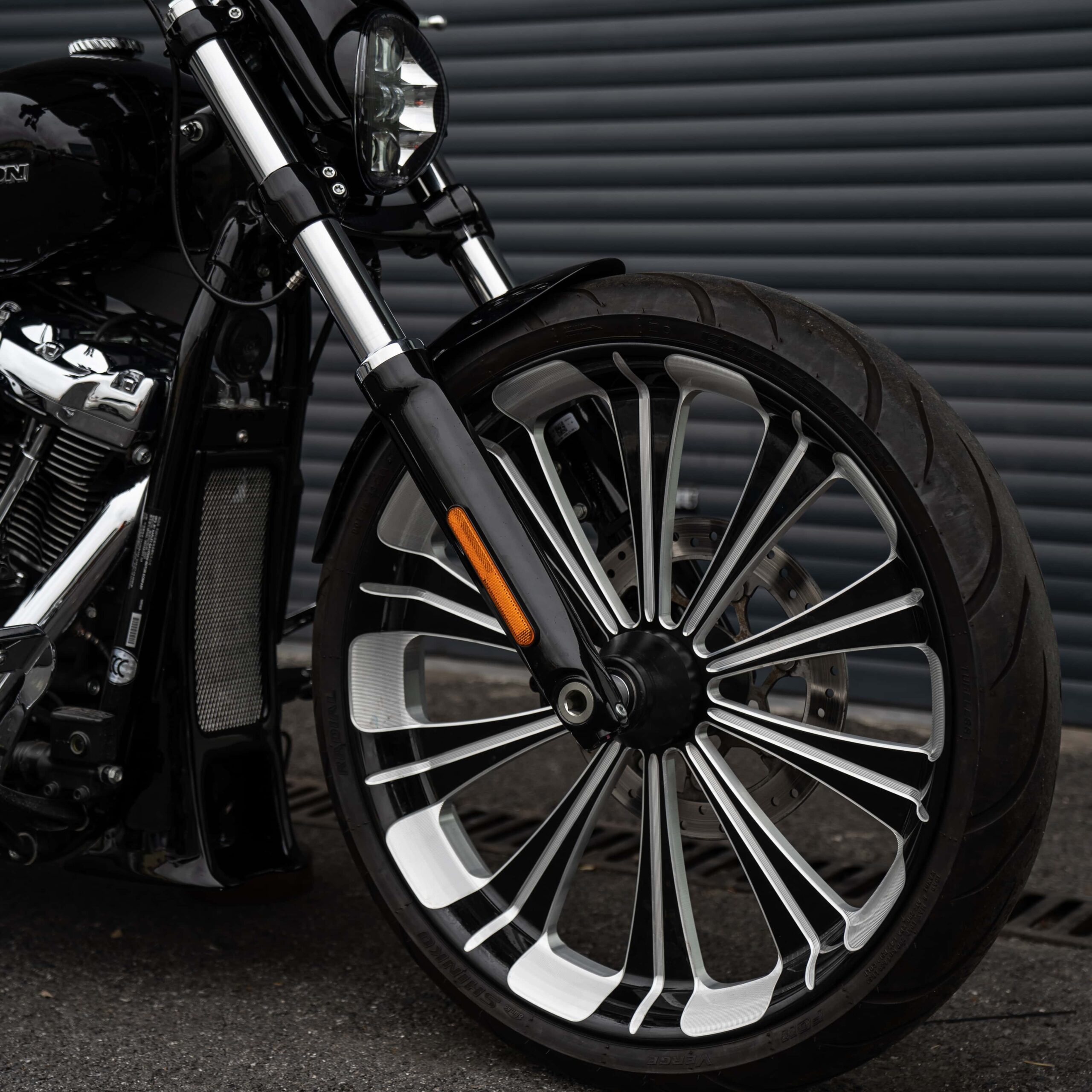 Gloss Black Metal Motorcycle Short Front 21 Inch Fenders for 2018 Later Softail Breakout Short Mudguard - Image 4