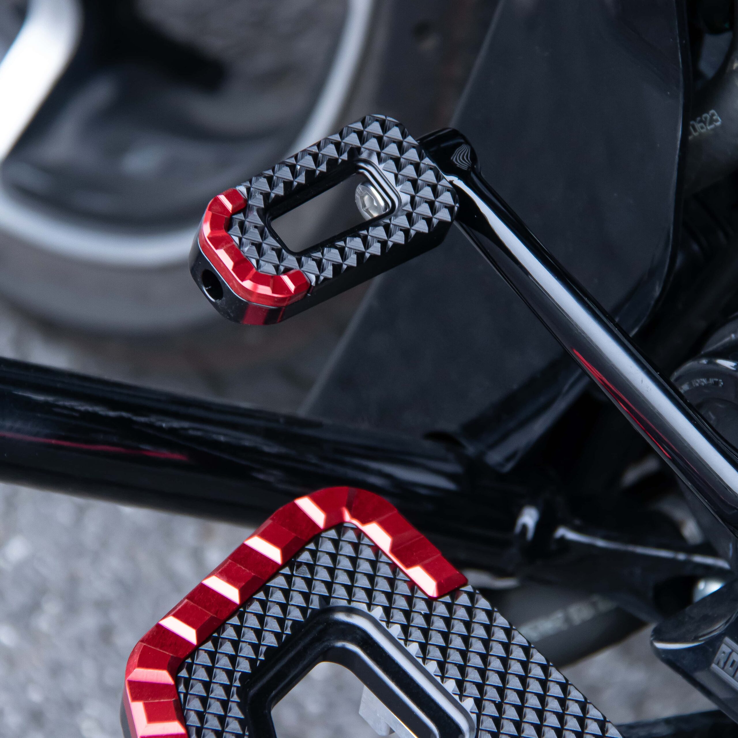 Hoppero Motorcycle Shifter Compatible with for 2018+ Softail Models Fatboy Chrome Black Billet Toe Heel Rest Peg - Image 12